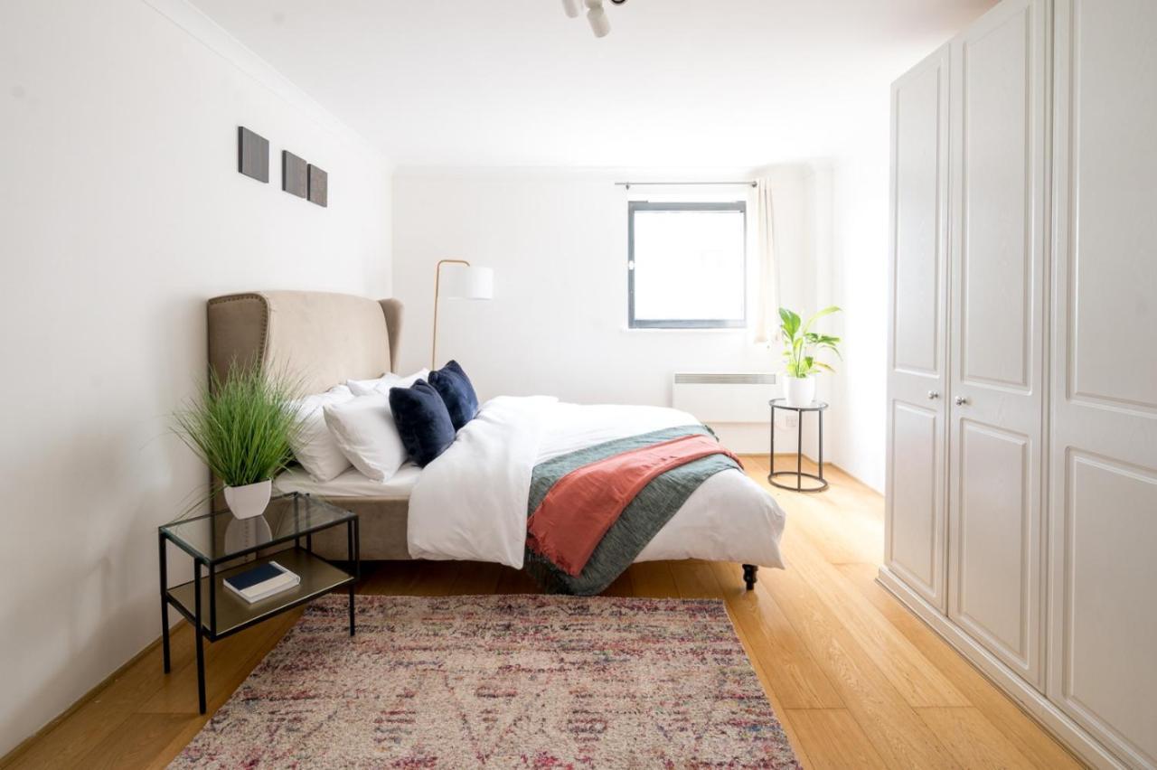 Riverside Two Bedroom In Canary Wharf Apartamento *